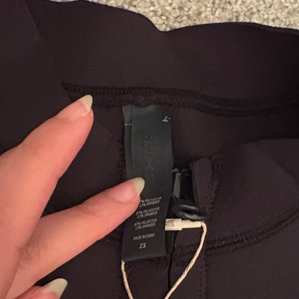 SKIMS Black Women's Swim Top